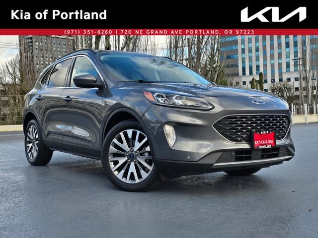 2022 Ford Escape Titanium Hybrid