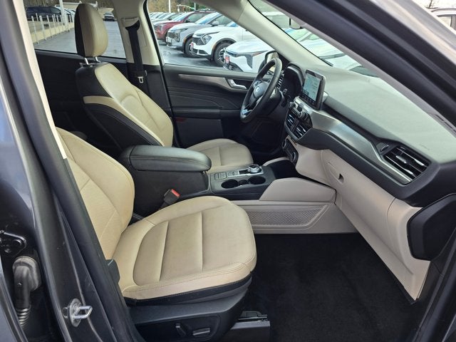 2022 Ford Escape Titanium Hybrid