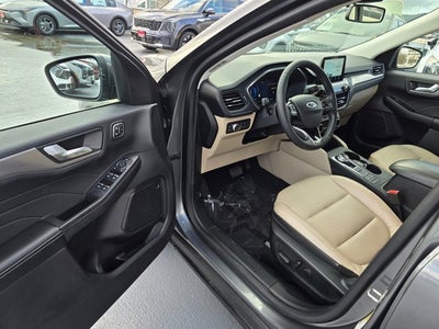 2022 Ford Escape Titanium Hybrid