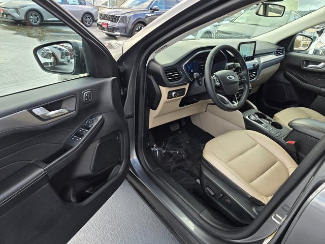 2022 Ford Escape Titanium Hybrid