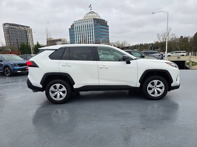 2025 Toyota RAV4 LE