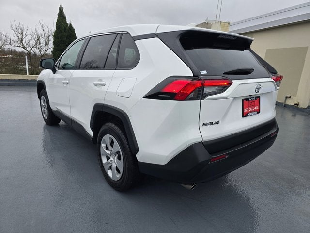 2025 Toyota RAV4 LE