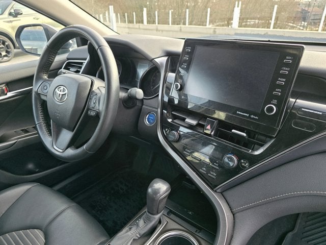 2022 Toyota Camry Hybrid SE