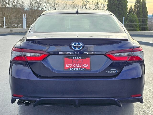 2022 Toyota Camry Hybrid SE