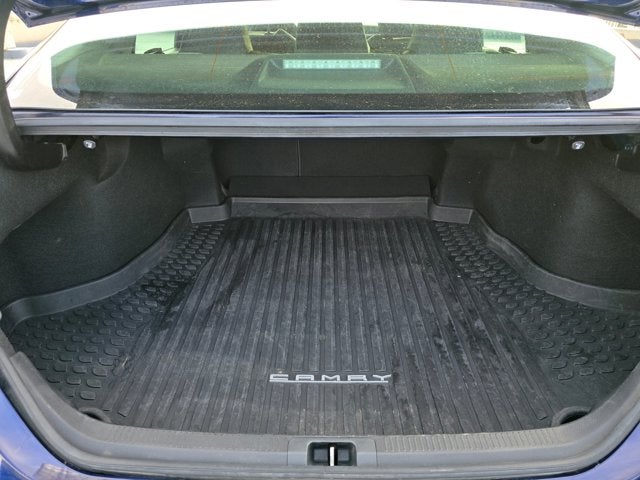 2022 Toyota Camry Hybrid SE