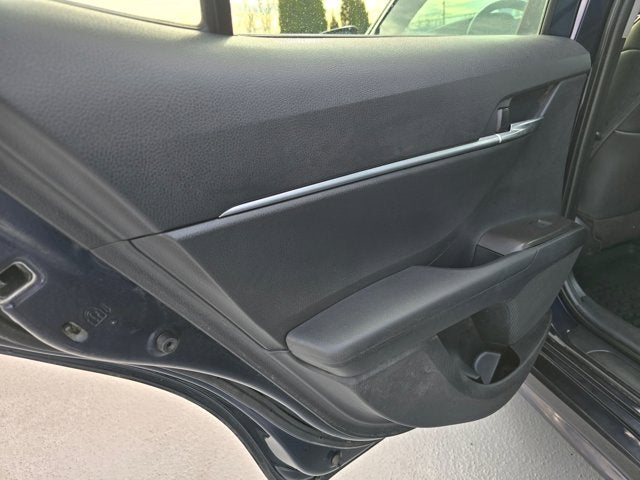 2022 Toyota Camry Hybrid SE