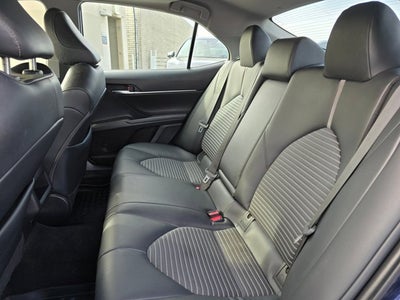 2022 Toyota Camry Hybrid SE