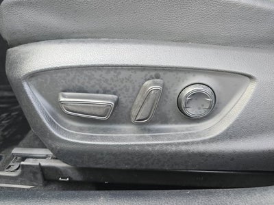 2022 Toyota Camry Hybrid SE