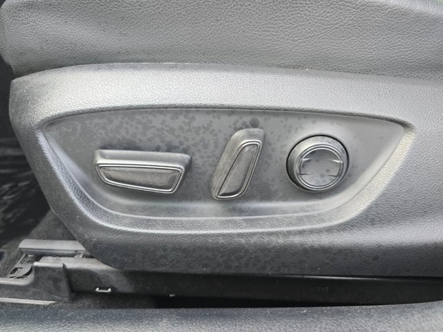 2022 Toyota Camry Hybrid SE