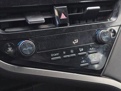 2022 Toyota Camry Hybrid SE