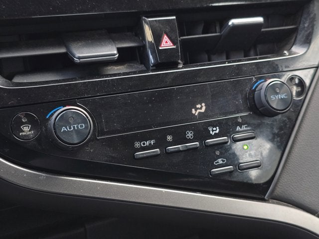 2022 Toyota Camry Hybrid SE