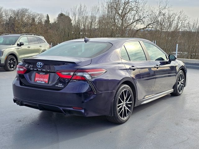 2022 Toyota Camry Hybrid SE