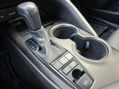 2022 Toyota Camry Hybrid SE