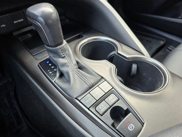 2022 Toyota Camry Hybrid SE