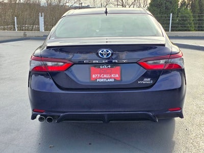 2022 Toyota Camry Hybrid SE