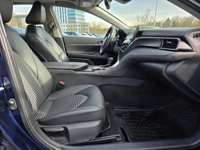 2022 Toyota Camry Hybrid SE