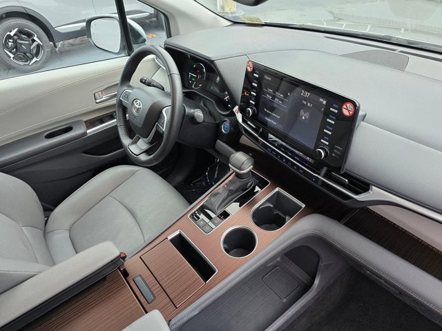 2024 Toyota Sienna XLE