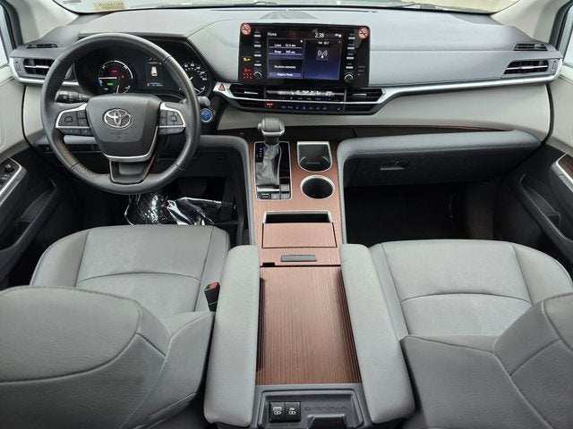2024 Toyota Sienna XLE