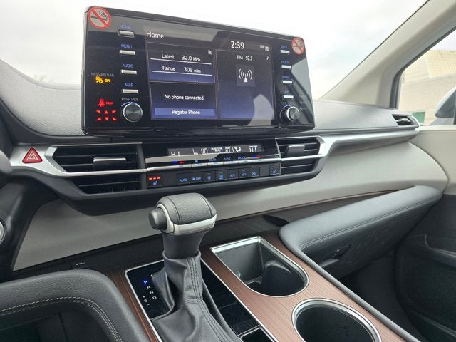 2024 Toyota Sienna XLE