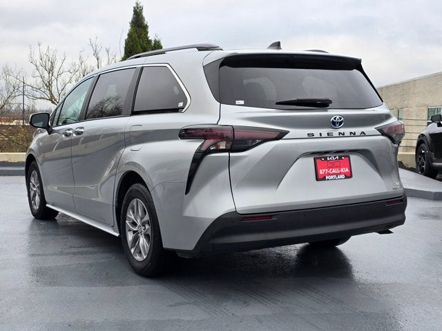2024 Toyota Sienna XLE