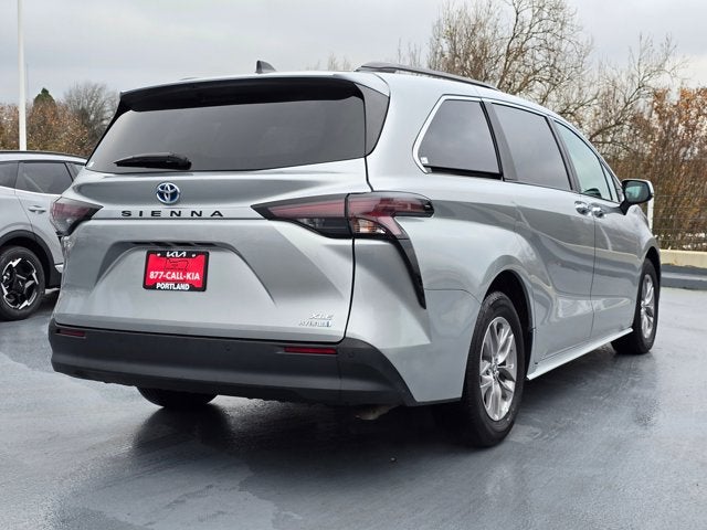 2024 Toyota Sienna XLE