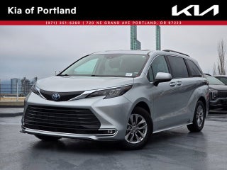 2024 Toyota Sienna XLE
