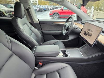 2024 Tesla Model Y Long Range