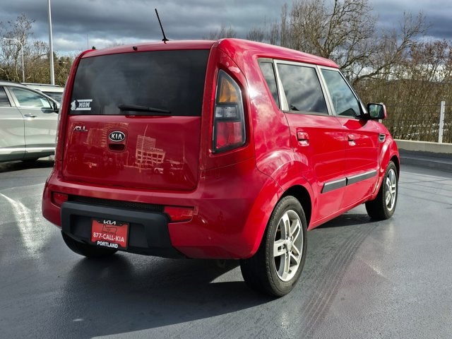 2010 Kia Soul +