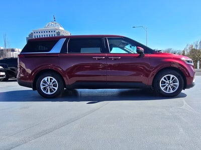 2024 Kia Carnival LX