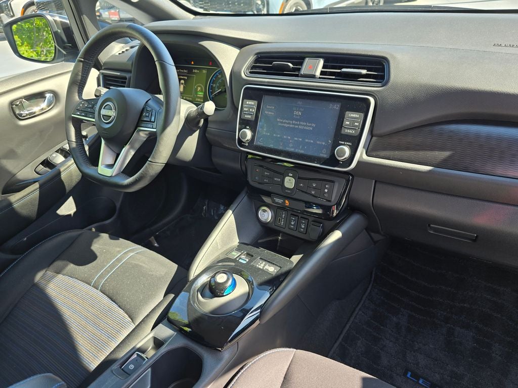 2025 Nissan Leaf SV Plus