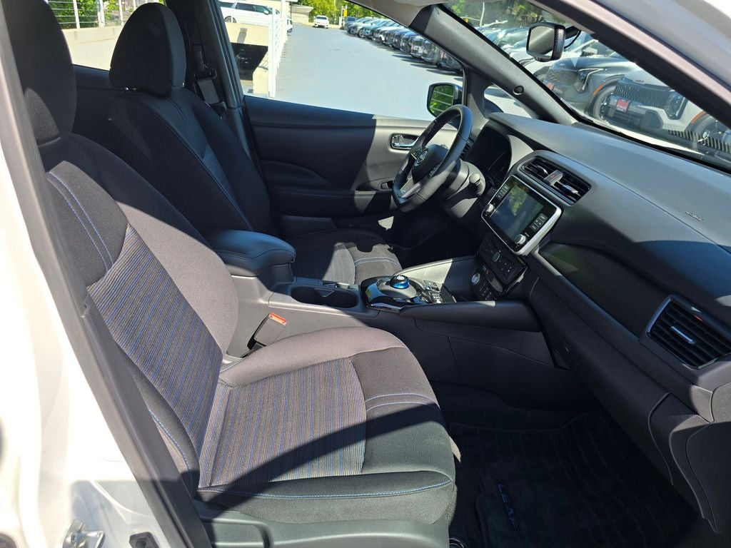 2025 Nissan Leaf SV Plus