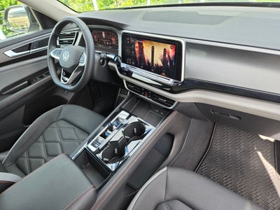 2024 Volkswagen Atlas 2.0T Peak Edition SEL