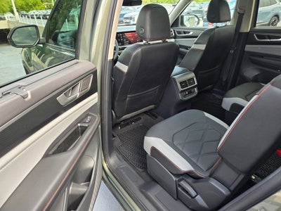 2024 Volkswagen Atlas 2.0T Peak Edition SEL