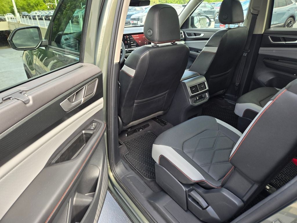 2024 Volkswagen Atlas 2.0T Peak Edition SEL