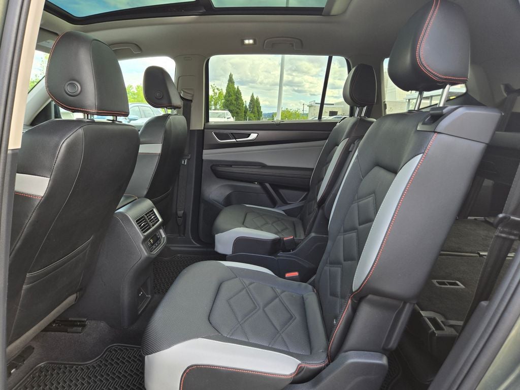 2024 Volkswagen Atlas 2.0T Peak Edition SEL