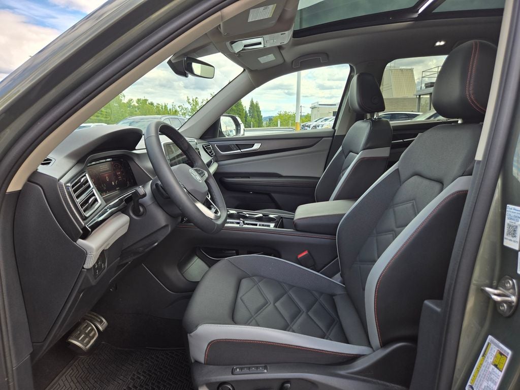 2024 Volkswagen Atlas 2.0T Peak Edition SEL