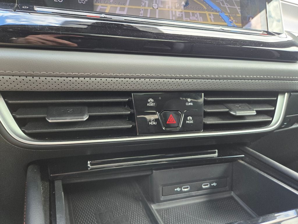 2024 Volkswagen Atlas 2.0T Peak Edition SEL
