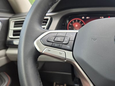 2024 Volkswagen Atlas 2.0T Peak Edition SEL