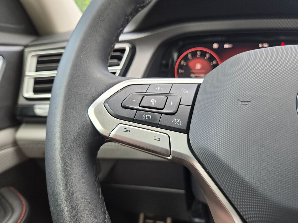 2024 Volkswagen Atlas 2.0T Peak Edition SEL