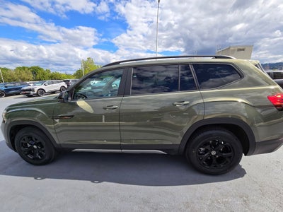 2024 Volkswagen Atlas 2.0T Peak Edition SEL