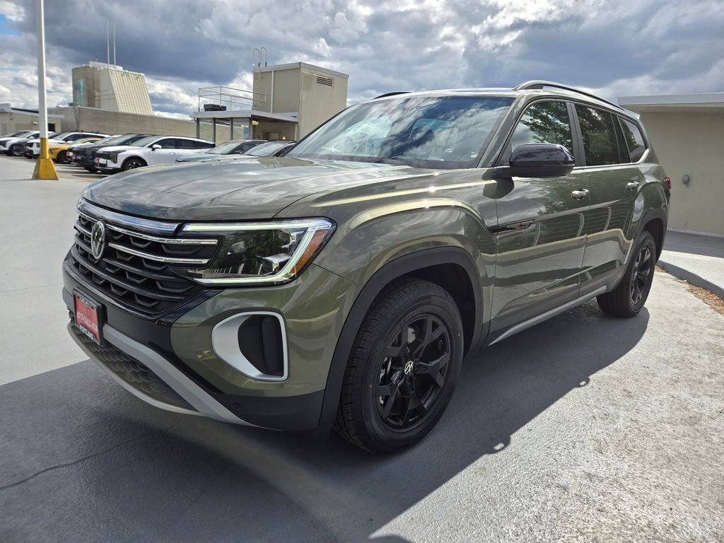 2024 Volkswagen Atlas 2.0T Peak Edition SEL