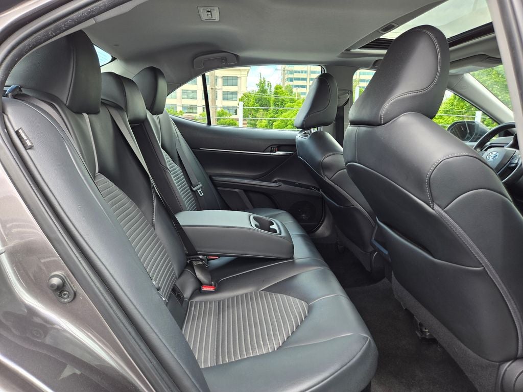 2020 Toyota Camry Hybrid SE