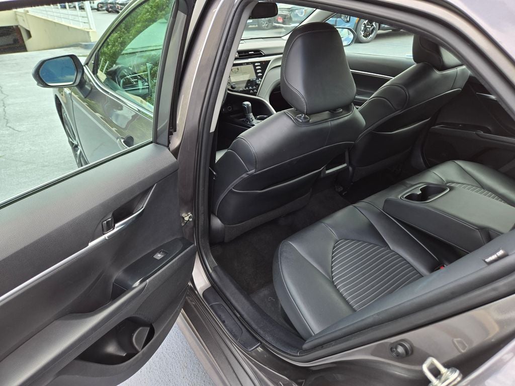 2020 Toyota Camry Hybrid SE
