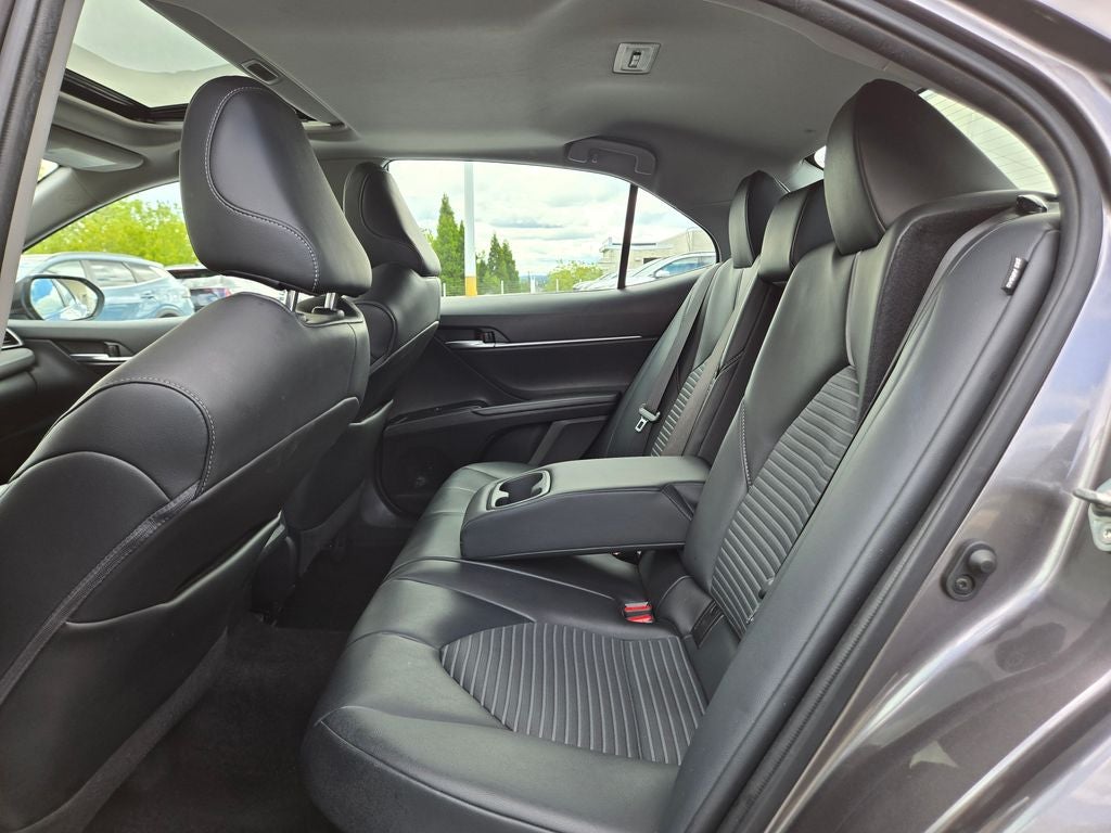 2020 Toyota Camry Hybrid SE