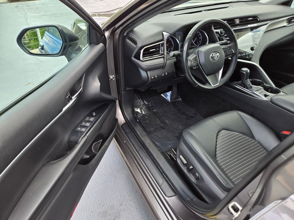 2020 Toyota Camry Hybrid SE