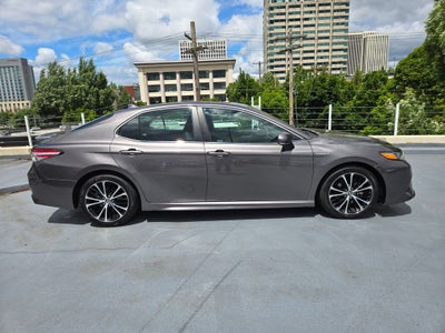 2020 Toyota Camry Hybrid SE