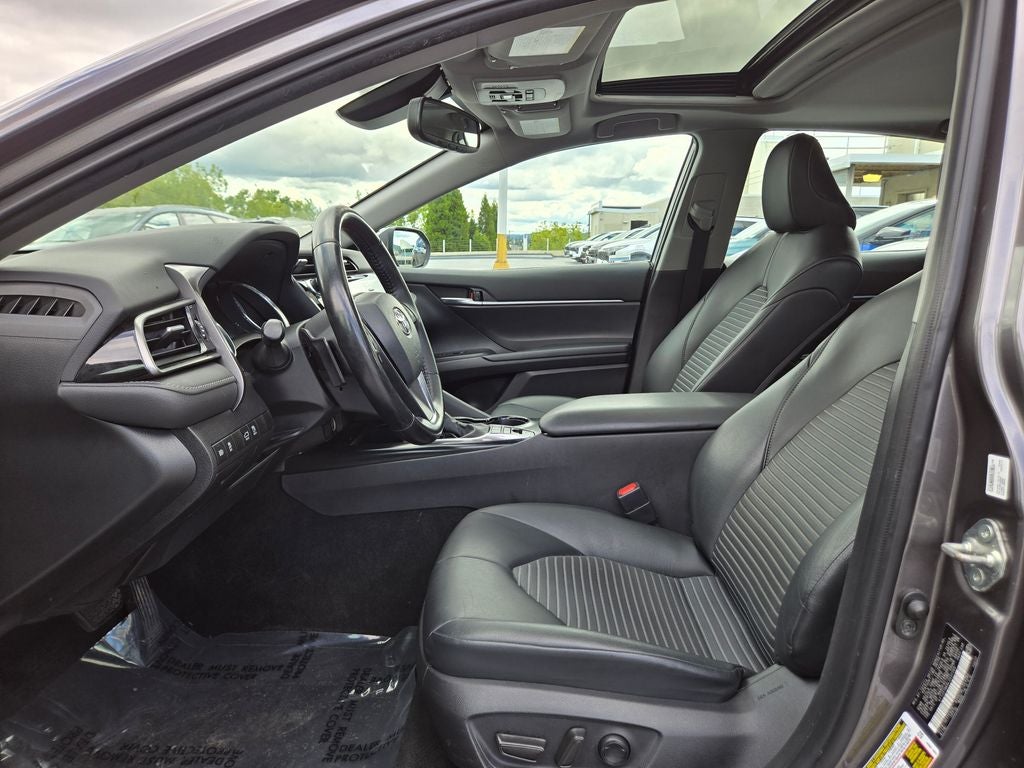 2020 Toyota Camry Hybrid SE
