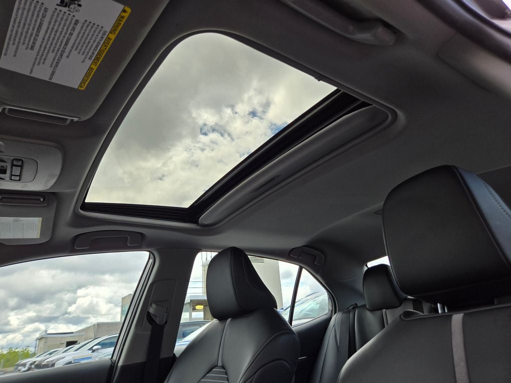 2020 Toyota Camry Hybrid SE