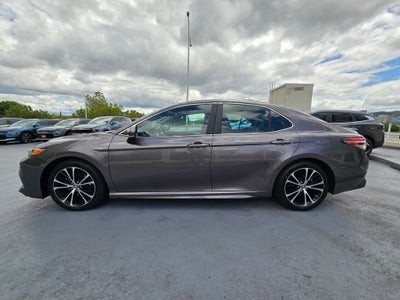 2020 Toyota Camry Hybrid SE