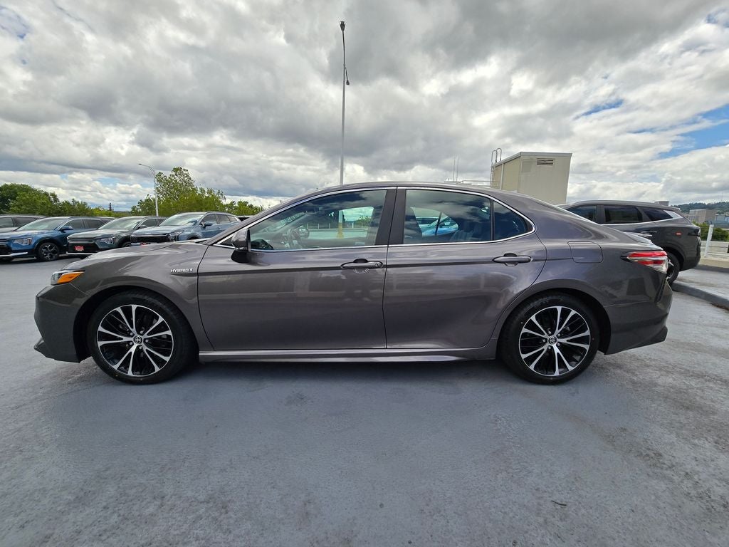 2020 Toyota Camry Hybrid SE